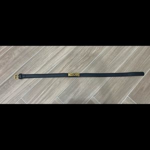VINTAGE MOSCHINO BELT